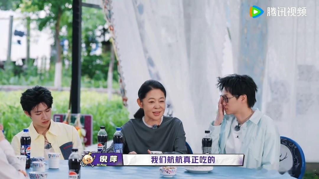 倪萍秒答左航倪萍为左航吃40个饺子发声 倪萍对TOP的了解真的让人佩服！一问饺子