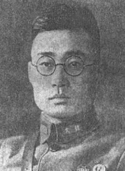 邓佐虞（1898—1938），河北省高阳人，国民革命军陆军第75军139师参谋长