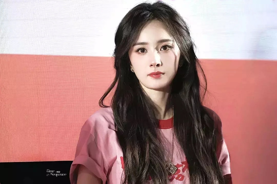 杨幂赵丽颖美图哪个更好看 ​​​
