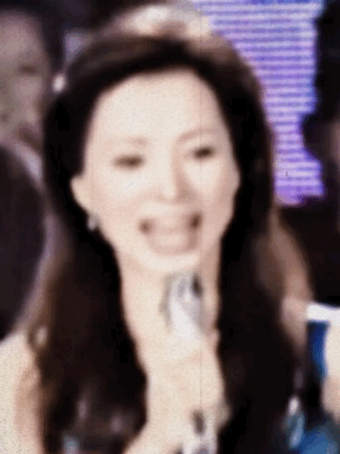 董卿老师又唱又跳的样子，好迷人！