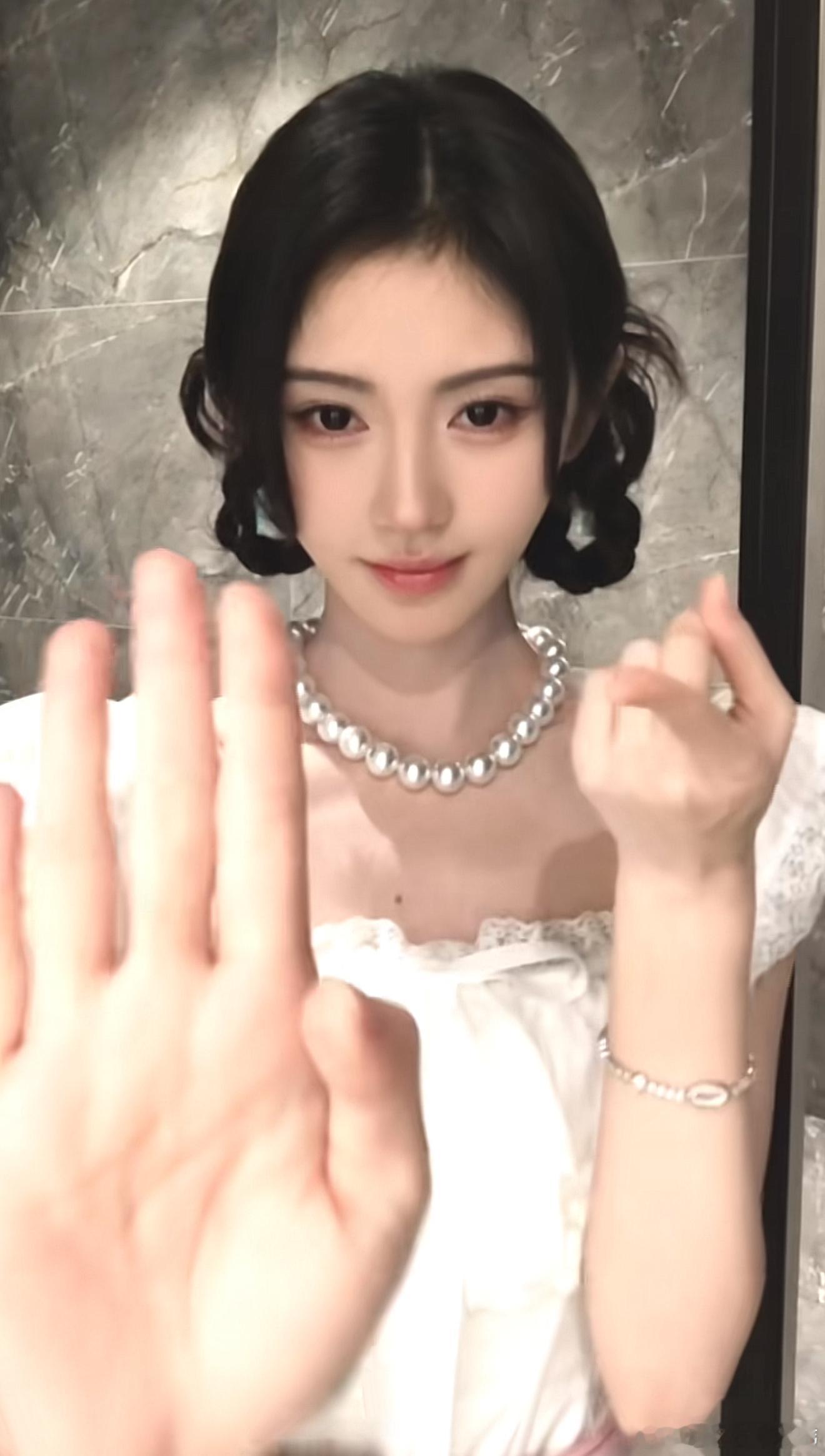 jjy鞠婧祎万花世界戏份超700场jjy万花世界原主换了一个人演    夏天有晚