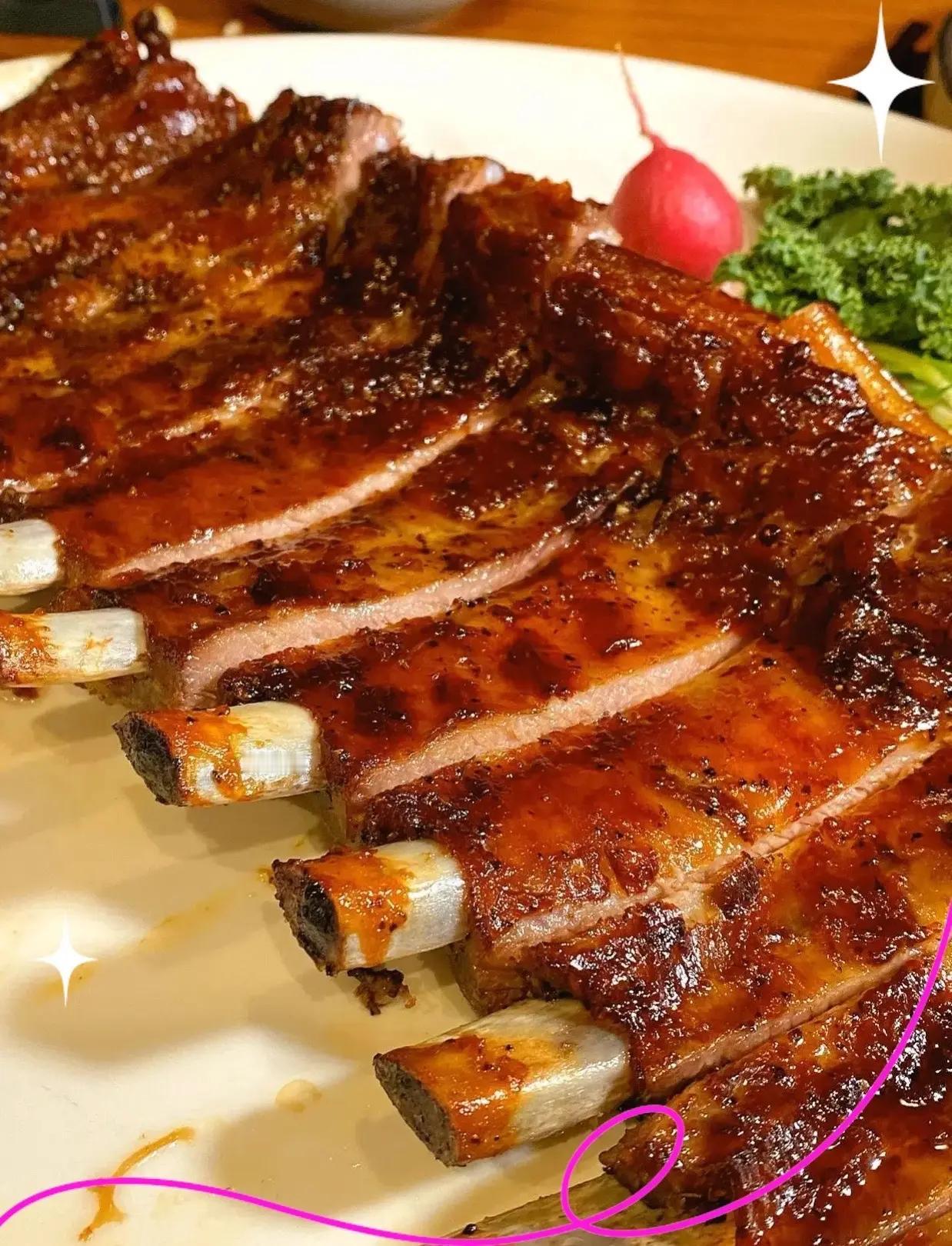 不得了，猪肉的价格跌回到“解放前” 🐷 魔幻现实：猪肉价跌穿地心，到底是吃肉自