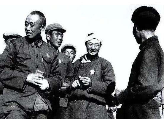 1983年，西路军老兵看大门时，无故被打死，凶手却只被判刑10年，兰州军区司令员