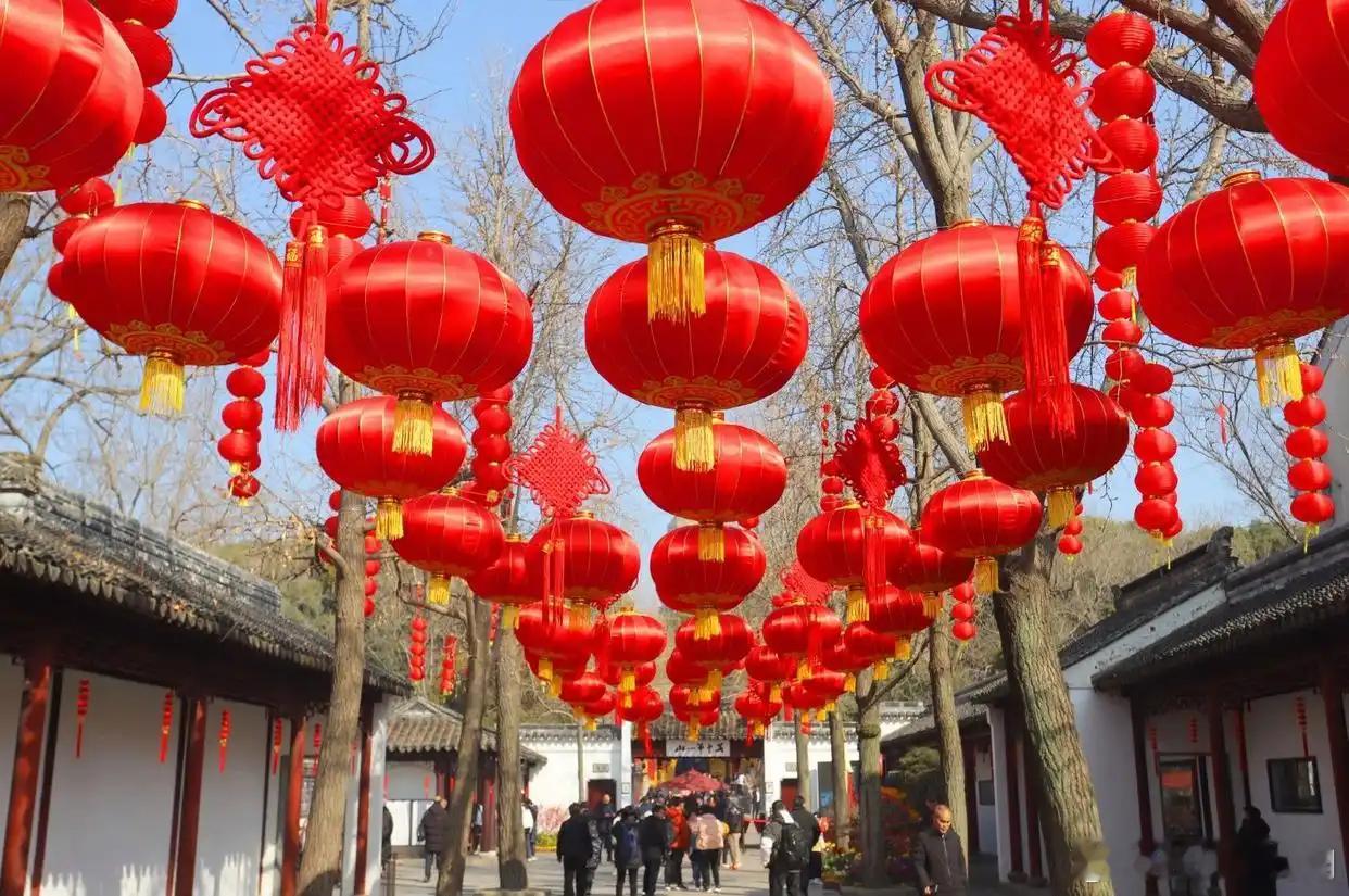 心里话      用热忱的眼睛，打捞日常里的星光。      