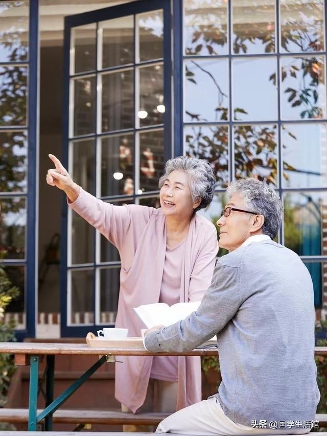 60到69岁是晚年定局的黄金十年！做好4件事，后半生福气源源不断！
 
老祖宗常