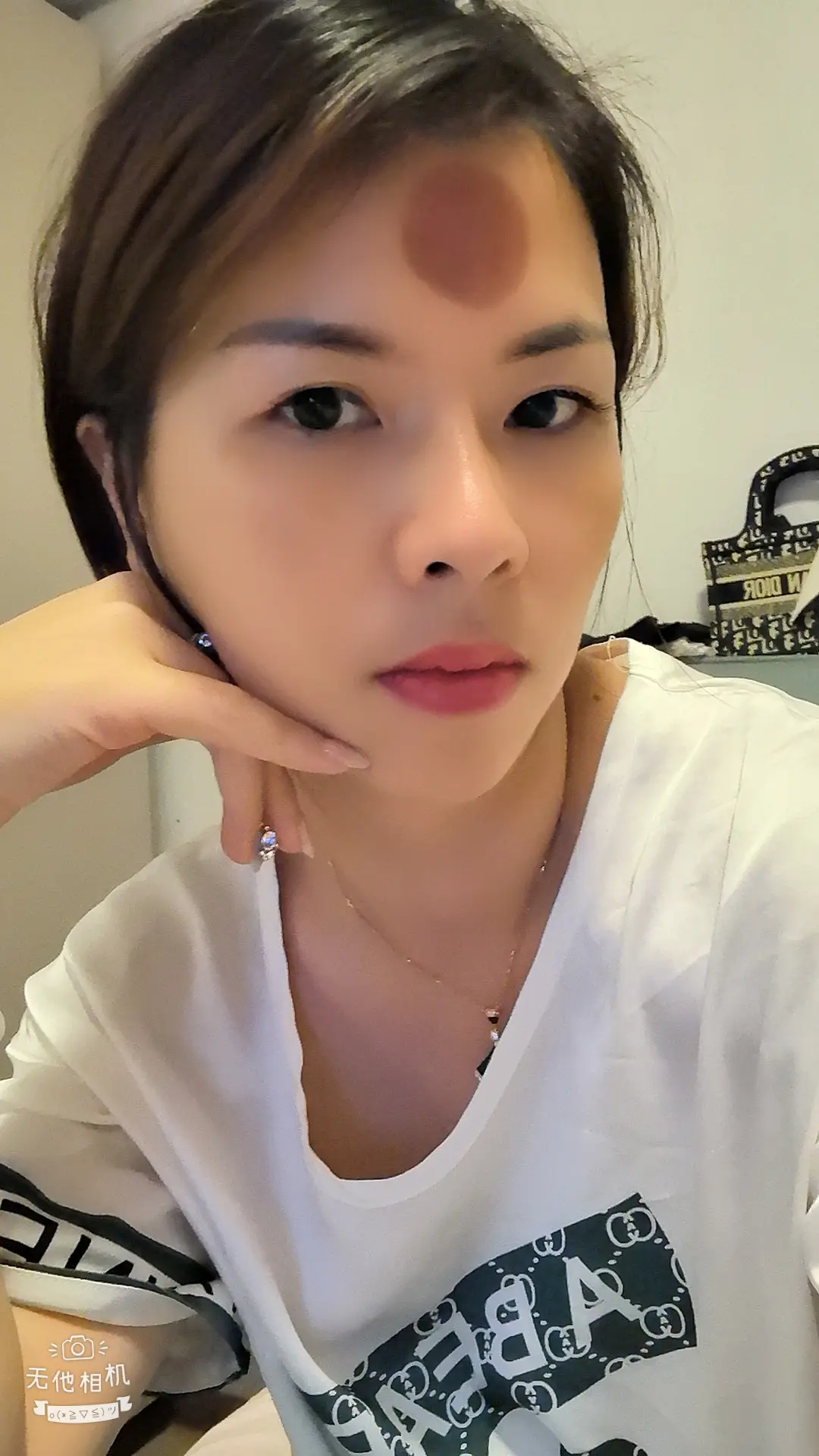 做个情绪稳定的女子  该放下就放下吧   要学会与自己和解  人的手就...
