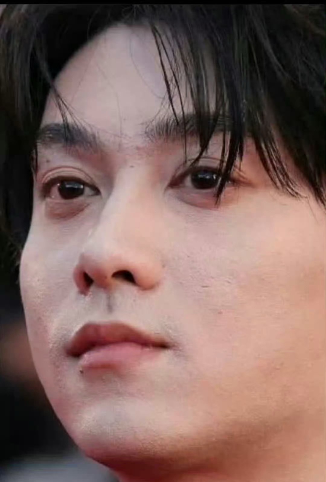 曝华策收到书名警告  画策旗下粉丝这么不理智的好像也就田栩宁了吧？据说之前坐飞机