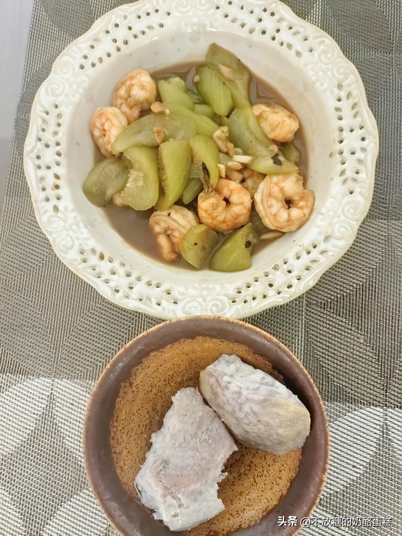 室内蹦极后，今日份减脂午餐
减脂餐也好，运动也罢，从来不是为了有多瘦，而是一种心