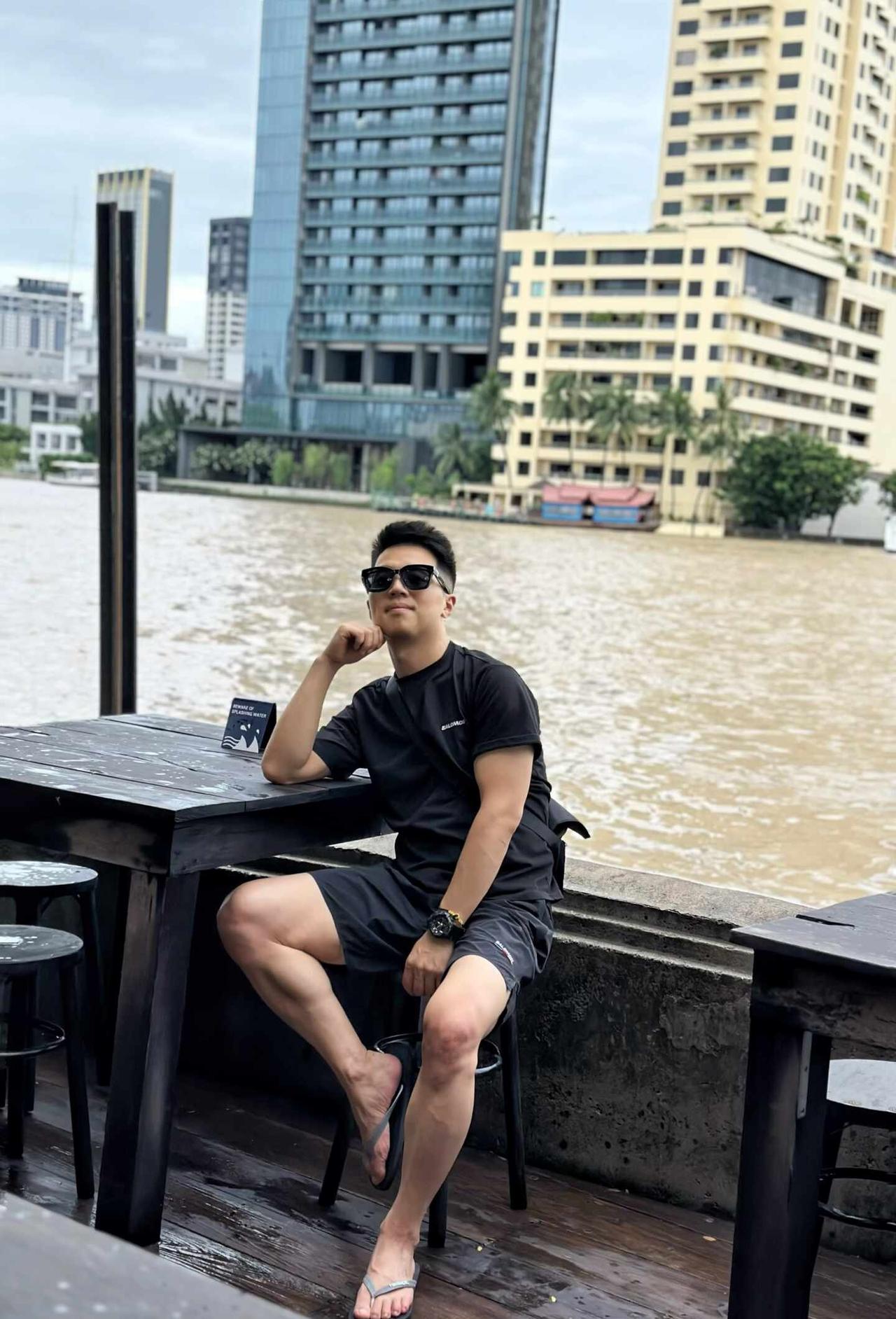 曼谷 | 抗洪救灾36小时
曼谷转个机本想微度假
没想到赶上暴雨开始抗洪救灾
湄