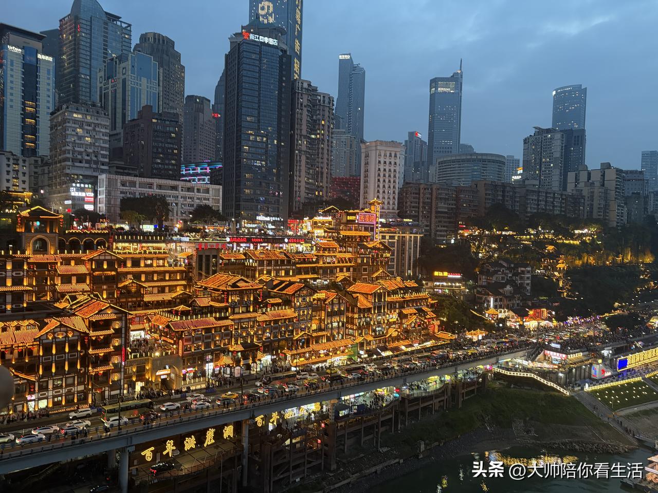 春日生活打卡季不必追赶盛大春光，好好吃饭、好好睡觉、好好出门走一走，就是最棒的春