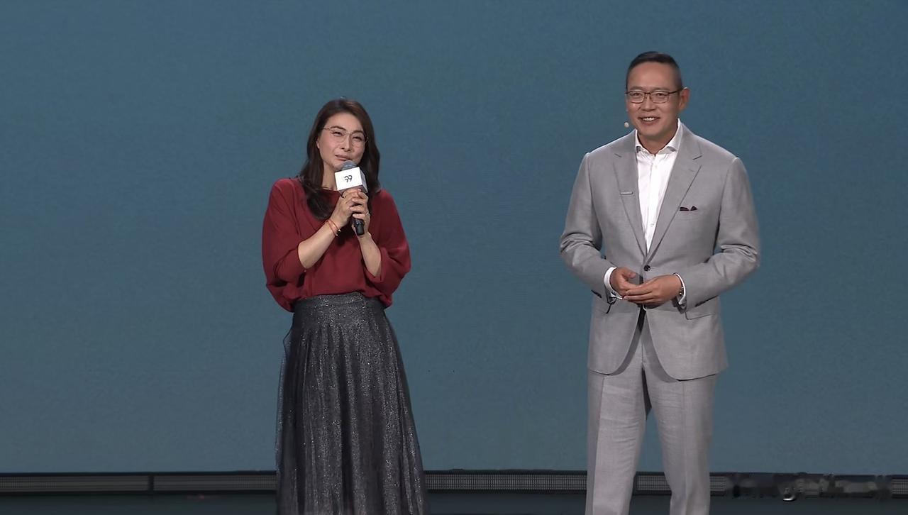 沃尔沃99周年发布会：以安全为信仰，才是高净值人群的初心之选。
 
沃尔沃汽车9