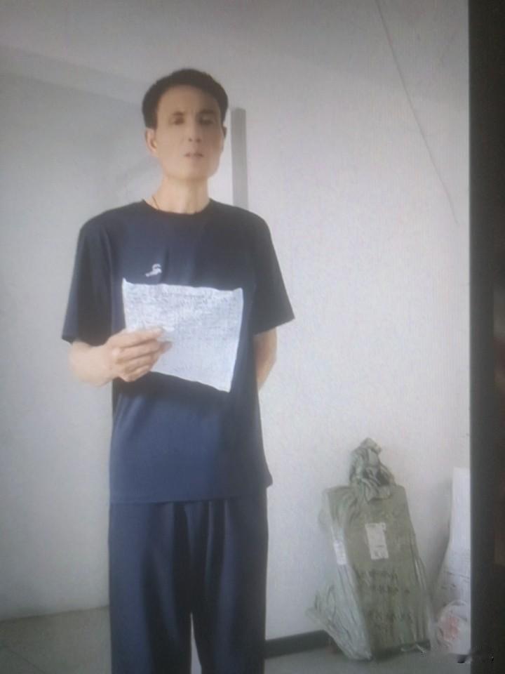 张家训，是河南省柘城县豫剧团的领衔主演，师承豫东红脸名家刘玉龙。以笨小孩的称呼，