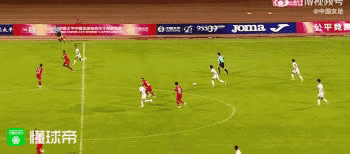 中国女足超级联赛赛场又现超远距离吊射，这次又是长春大众卓越女足队员刘靖，在女超第