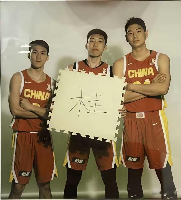 庞峥麟亚运会预选赛这场篮球这场球打得激情四溅一飞冲天好评如潮，抛开庞峥麟个人的才