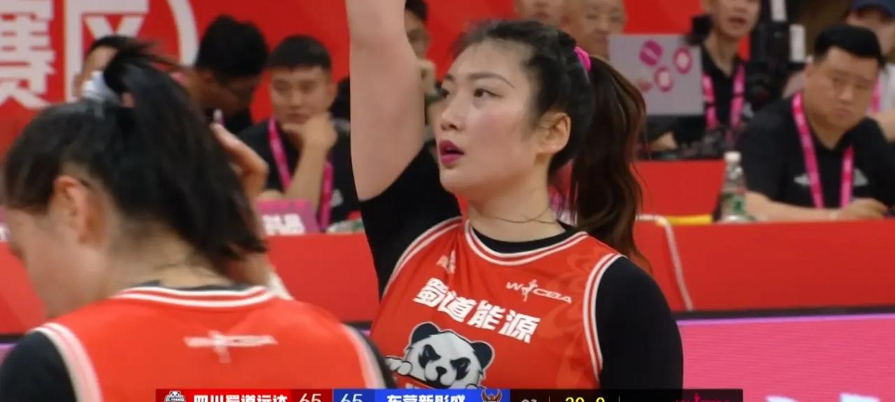 中国女篮现役国手9号李梦还能重回巅峰吗？毕竟才仅仅30岁，参考国内杨力维，是完全