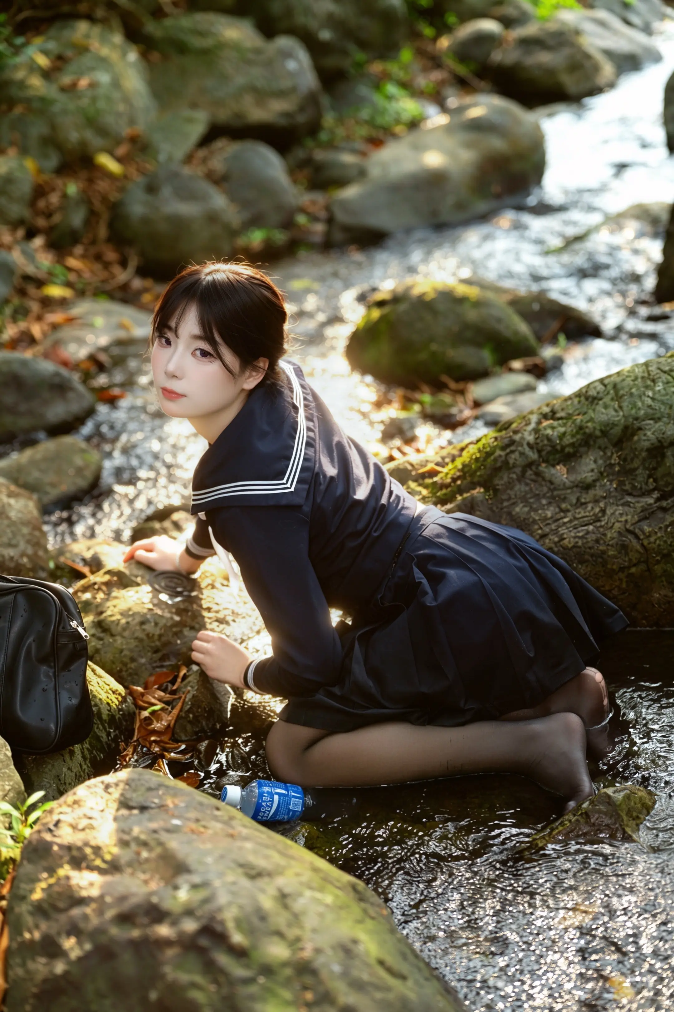 最近天气转热，开始去小溪拍照了。感谢出镜小姐姐  4月小溪还没有水，硬...