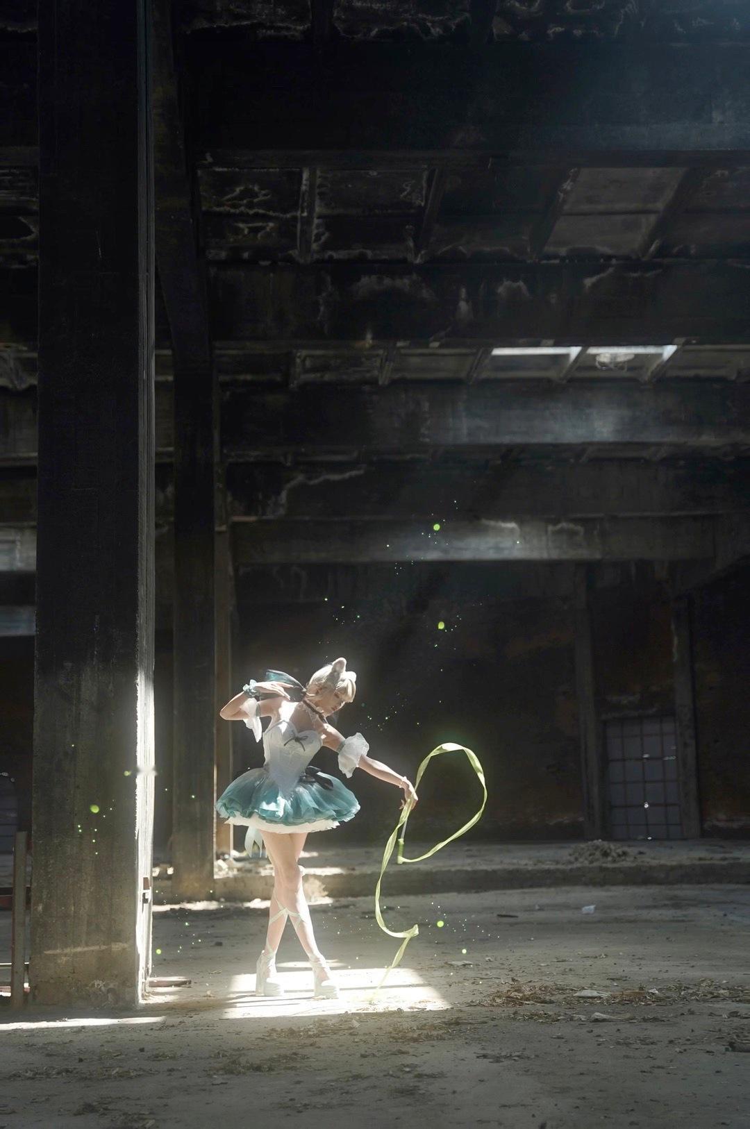 废墟里的光为我而来#突破次元壁##琳妮特##cosplay##原神[超话]##原