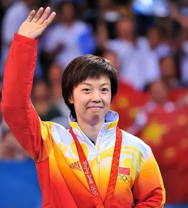 2009年，28岁的世界乒乓球冠军张怡宁嫁给了48岁身价300亿的香港富豪徐威。