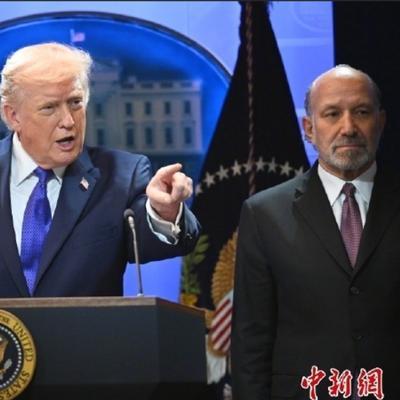 【印上特朗普签名！美国历史上在任总统首例】

据路透社27日报道，美国财政部26