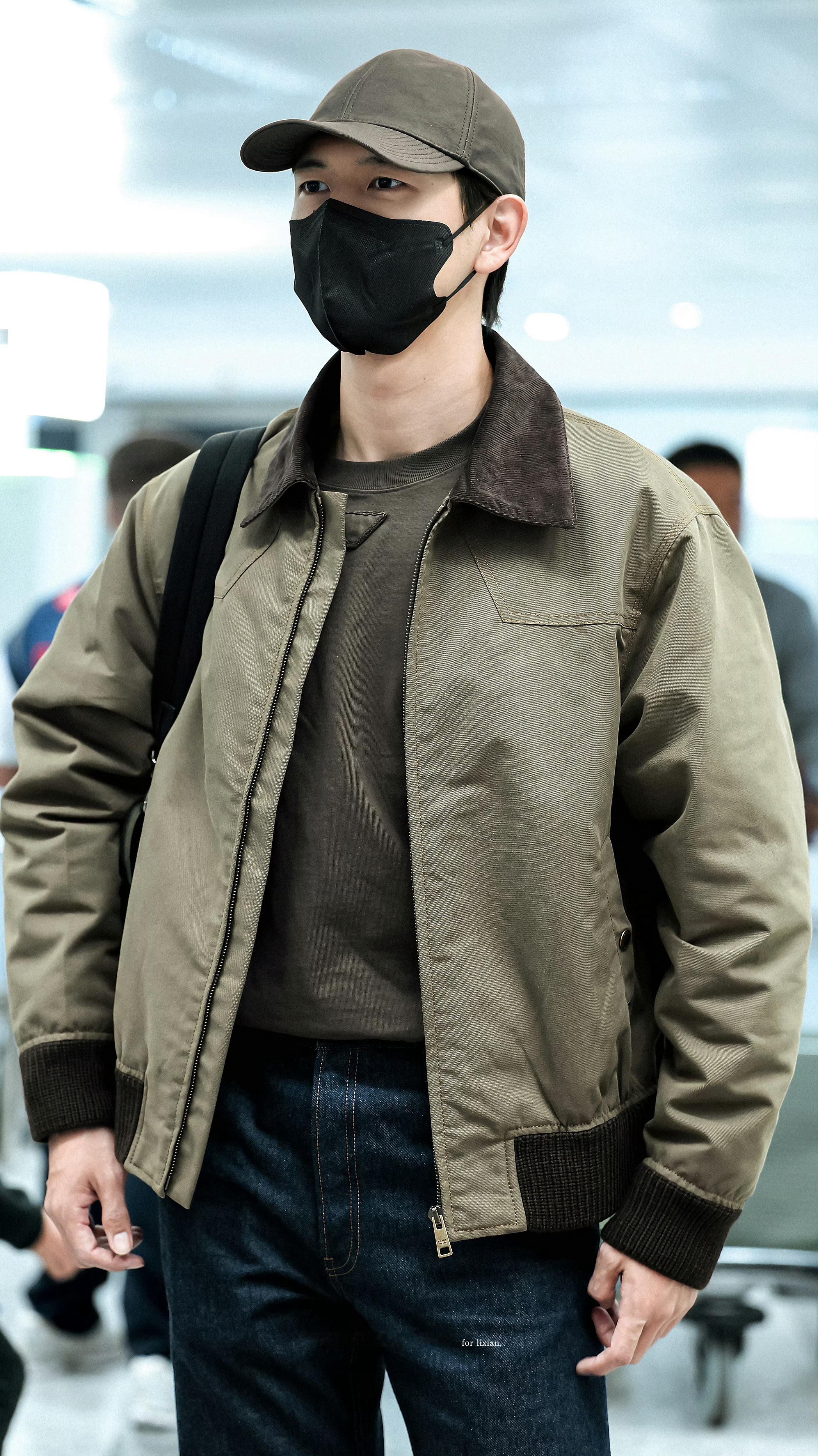 李现｜米兰时装周 抵达米兰！李现将以品牌代言人身份出席PRADA 2027春夏系