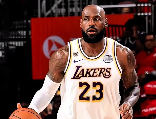 这场比赛看得我心脏受不了！火箭这是到手的鸭子硬生生给放飞了，湖人这帮老将太狠了！