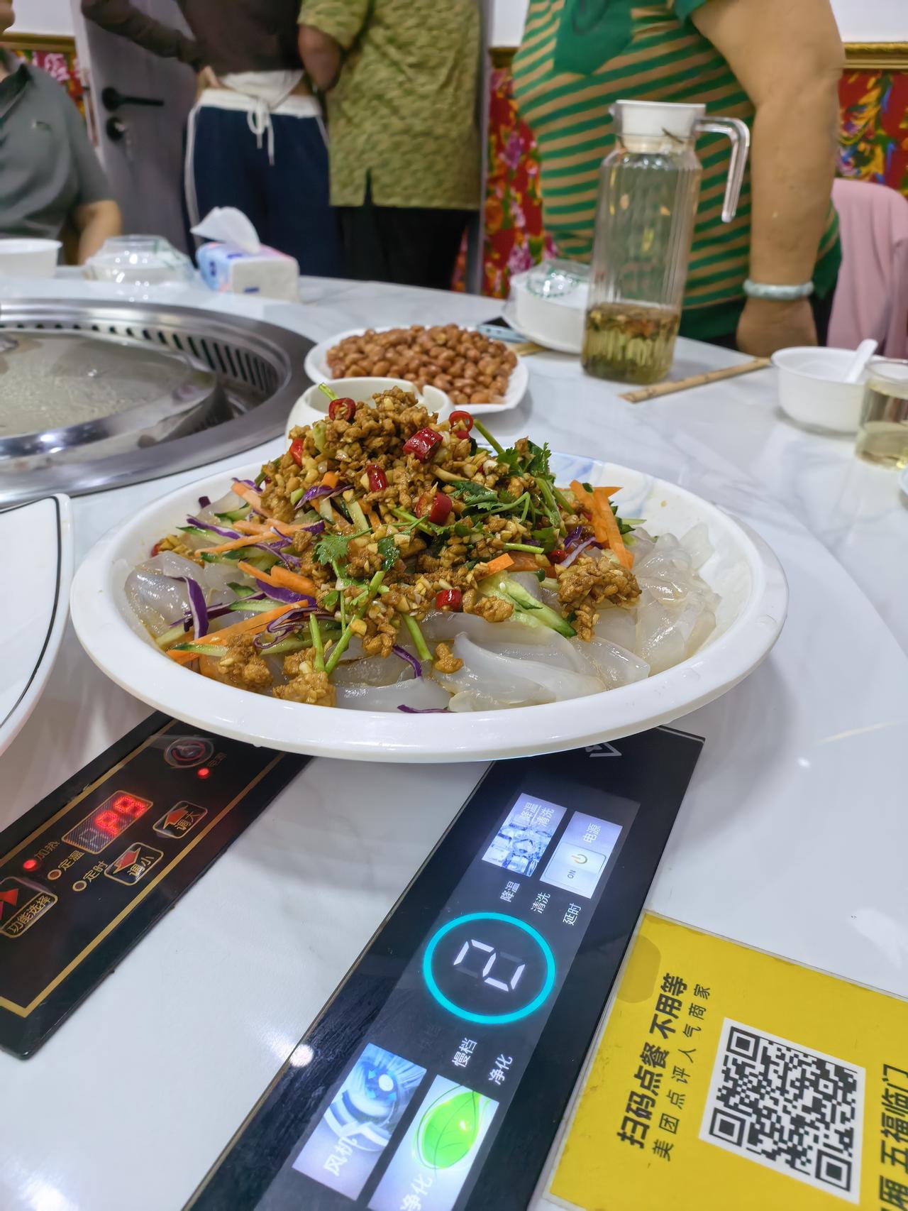 我四叔今年70岁，退休工资3000多，如今他旅居在广西北海却活成了大家羡慕的模样