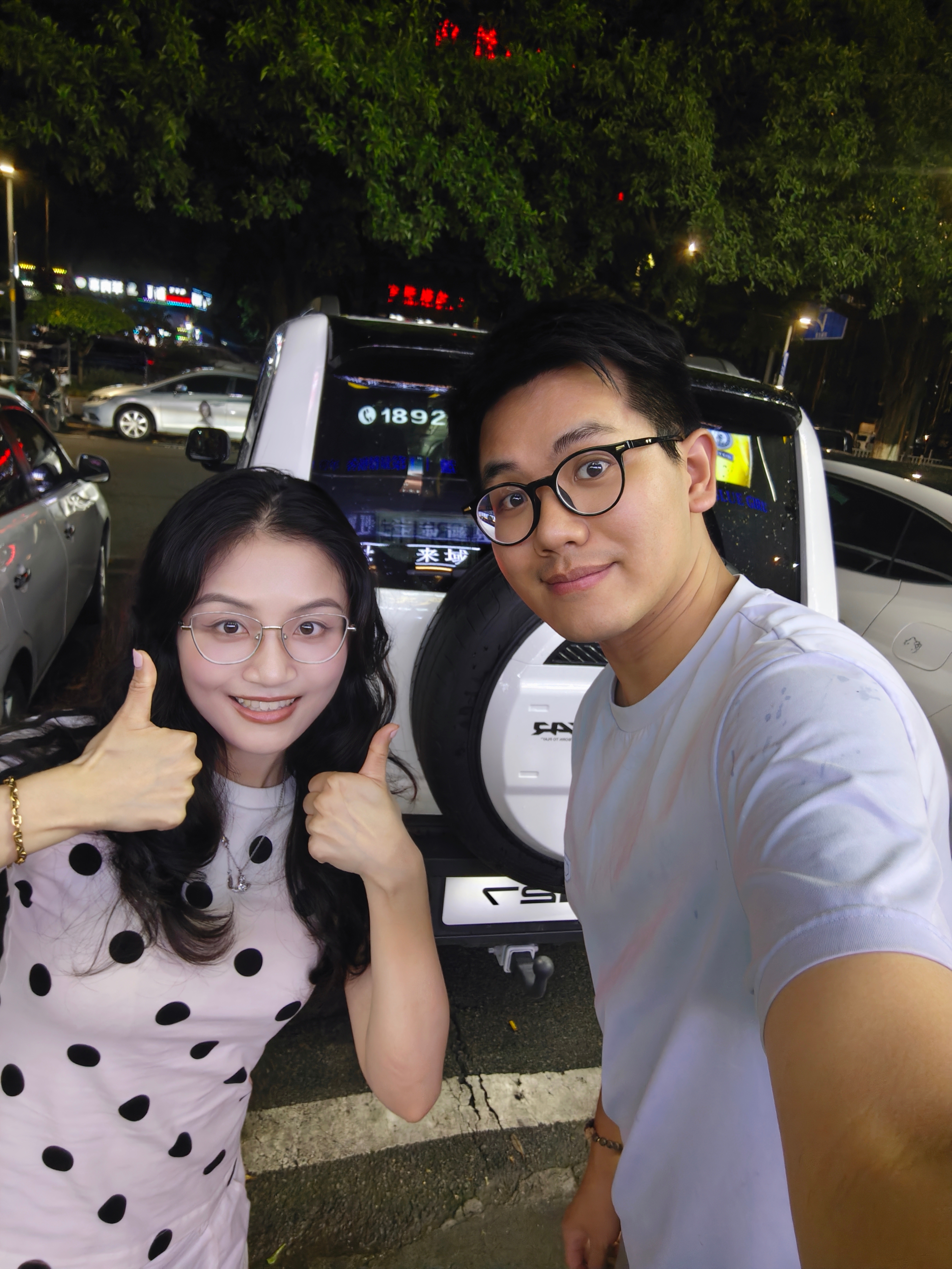 一年没见啦！趁着交接V27一起吃个宵夜之前在海珠吃过钟村烤肉的烤酸菜念念不忘今天