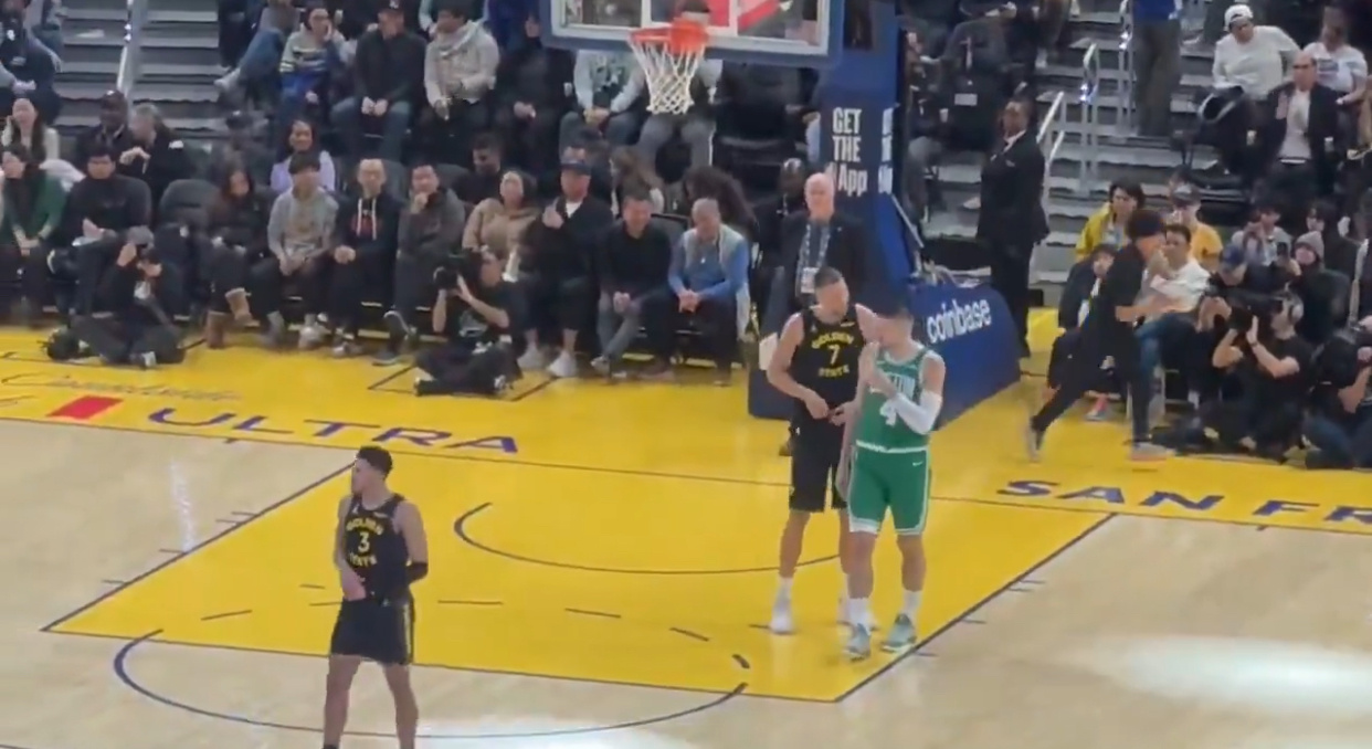 第二节开始，新援波尔津吉斯上场！ 