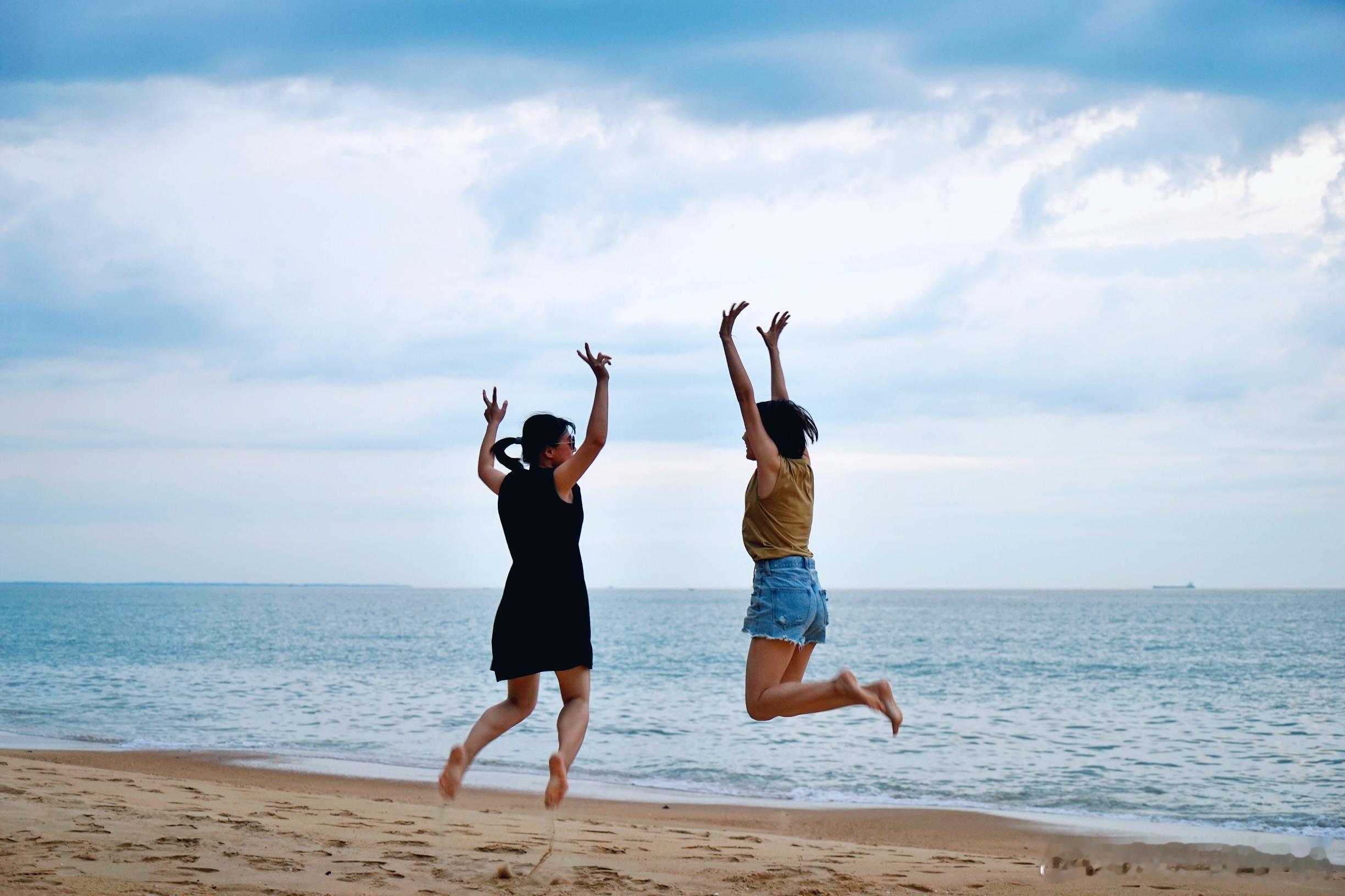 我们一家三口寒假的出行计划大致定好了✌️我和阿莫斯两边都是比较传统的大家庭大年三