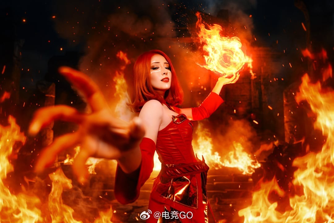 最近欧美主播热议的“政治正确”是不能露脚趾，否则会被性暗示下播或者被喷，但是这位