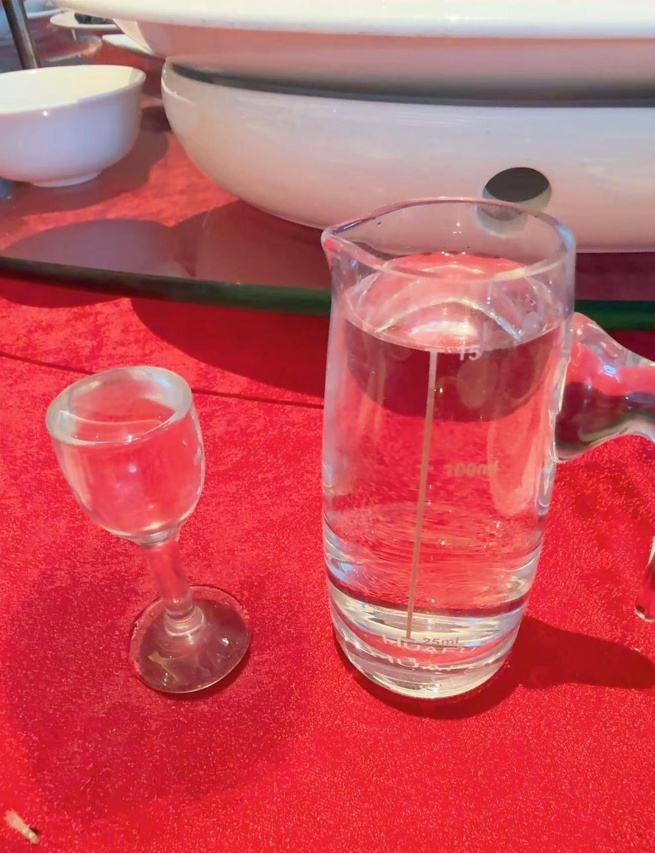 微醺是烟火，清醒是生活。生活需要偶尔的放松，听听音乐，小酌微醺🎉🎉🎊🎊?