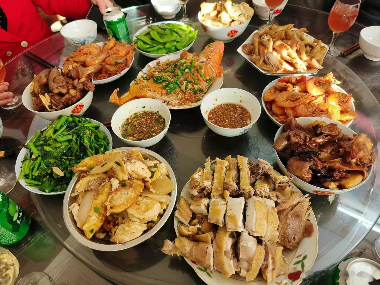 大家蛇年大吉大利，恭喜发财！ 