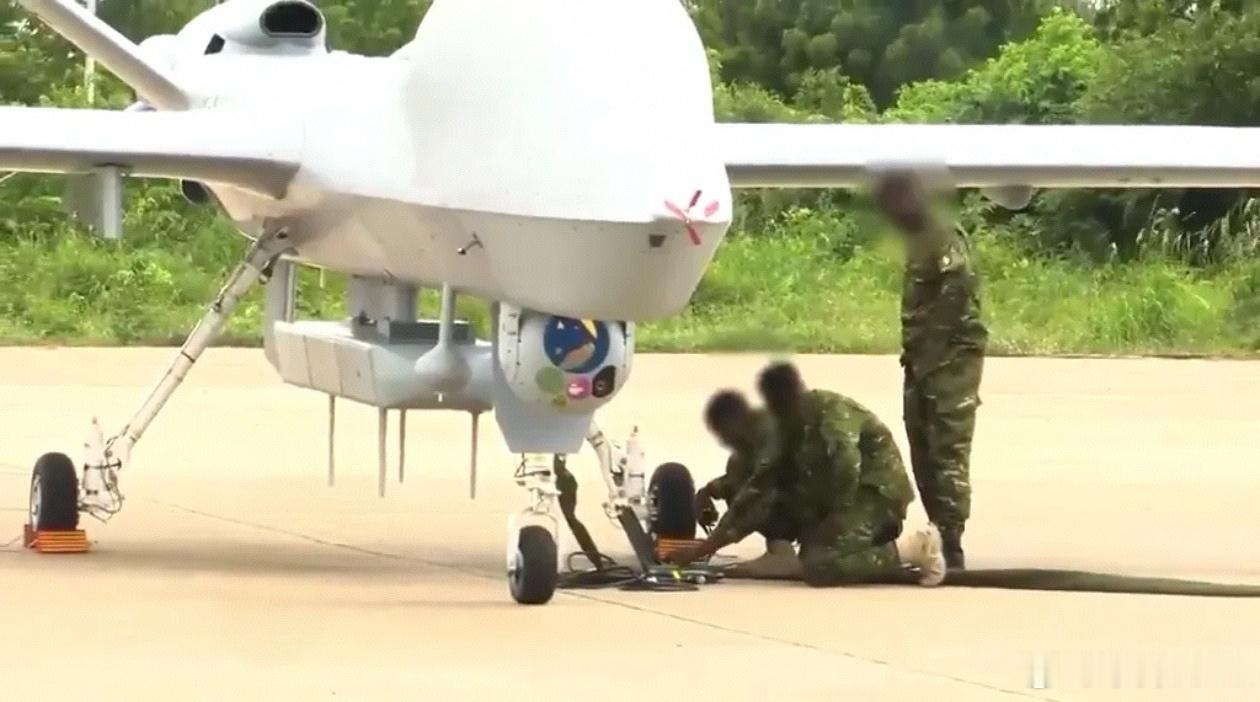 科特迪瓦的翼龙2科特迪瓦武装部队正式官宣已装备中国产翼龙2中高空长航时无人机，具