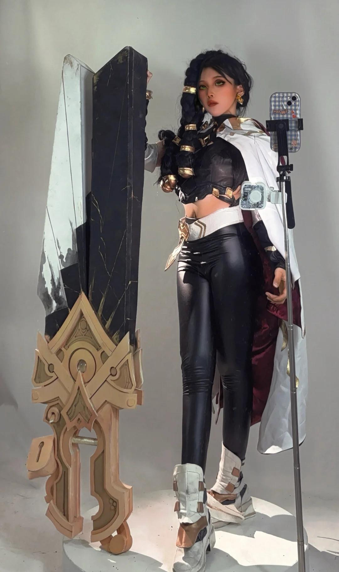 塞纳
不够黑我狠狠道歉 第二天要上班根本不敢涂很黑很黑cos cosplay 本