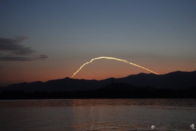 北京天空河北天空山西天空 今天都非常好看。 ​​​