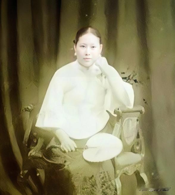 1935年，一名女子走到孙传芳背后，突然掏出手枪，朝着孙传芳连开3枪。第一枪子弹