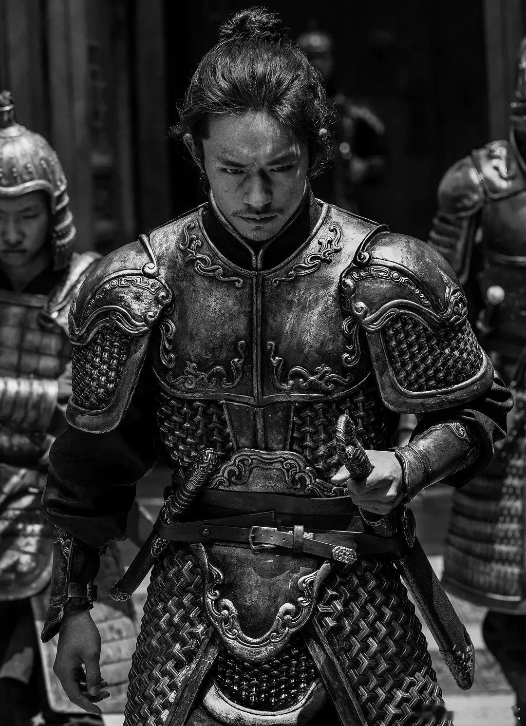 岳云鹏 易烊千玺可不像我这么骚谁能想到看演出还能听小岳岳 “碰瓷” 易烊千玺！成