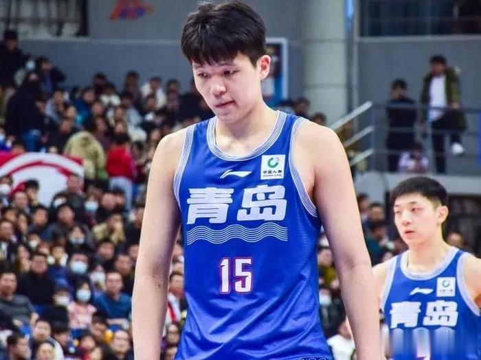 曝NBA球探现身CBA赛场关注杨涵森！

据媒体人王健透露，在昨晚青岛与天津的比