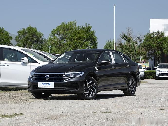 售价不变配置下调，2025款速腾上市。新车提供6个款型可选，售价12.79万一1