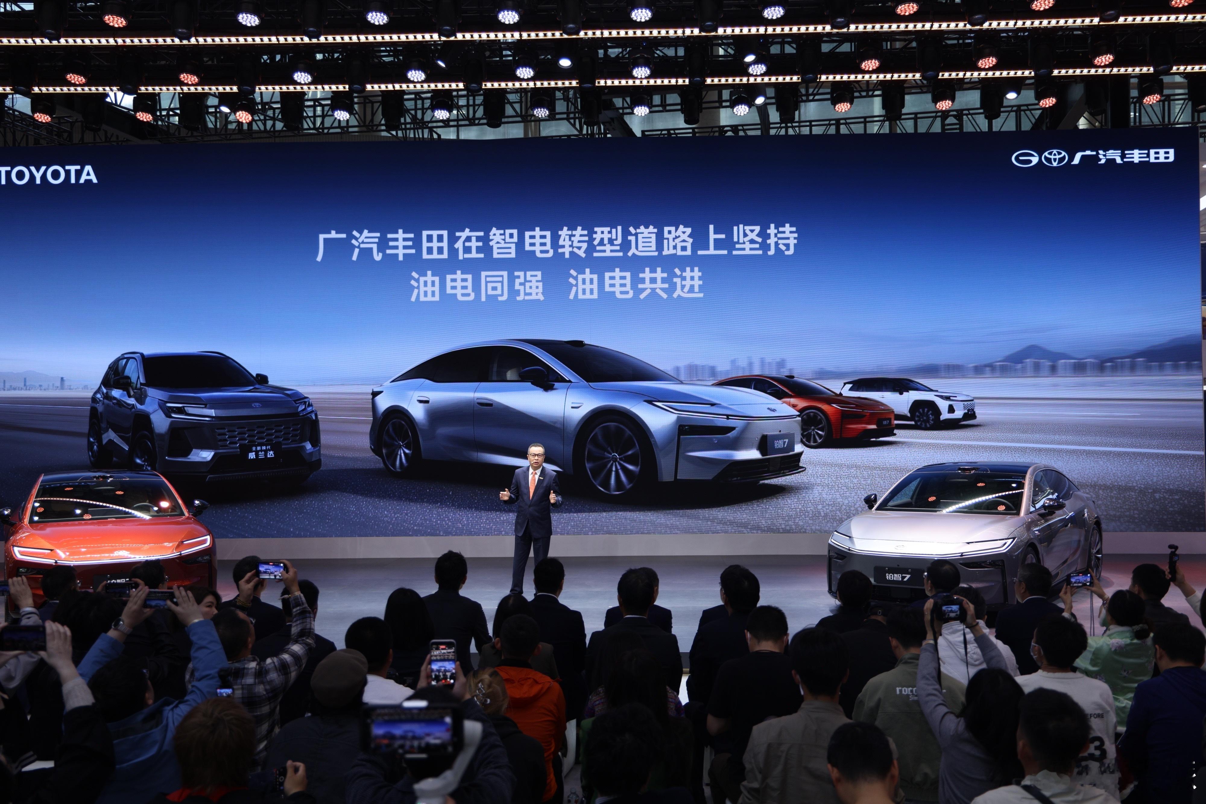 开门鸿，正式进入20万级纯电家用主流市场，最全能 很豪华 最安心