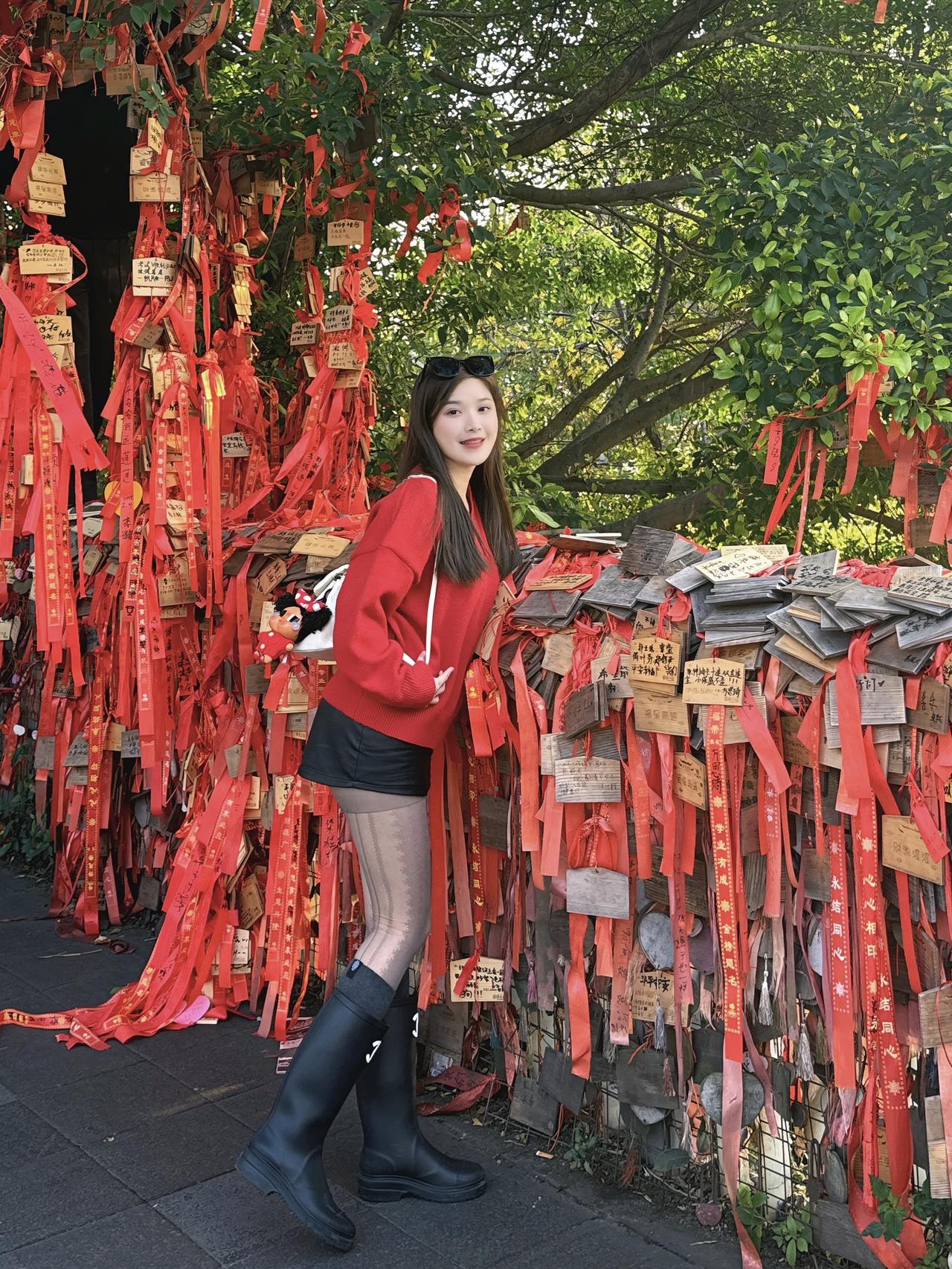 吹过柳州的风，俯瞰柳江的水；这是一座弥漫着螺蛳粉味道的城市。