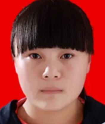 2003年，陕西一女子从破木桥摔下，造成半身瘫痪，丈夫为了还债不得不外出打工，可