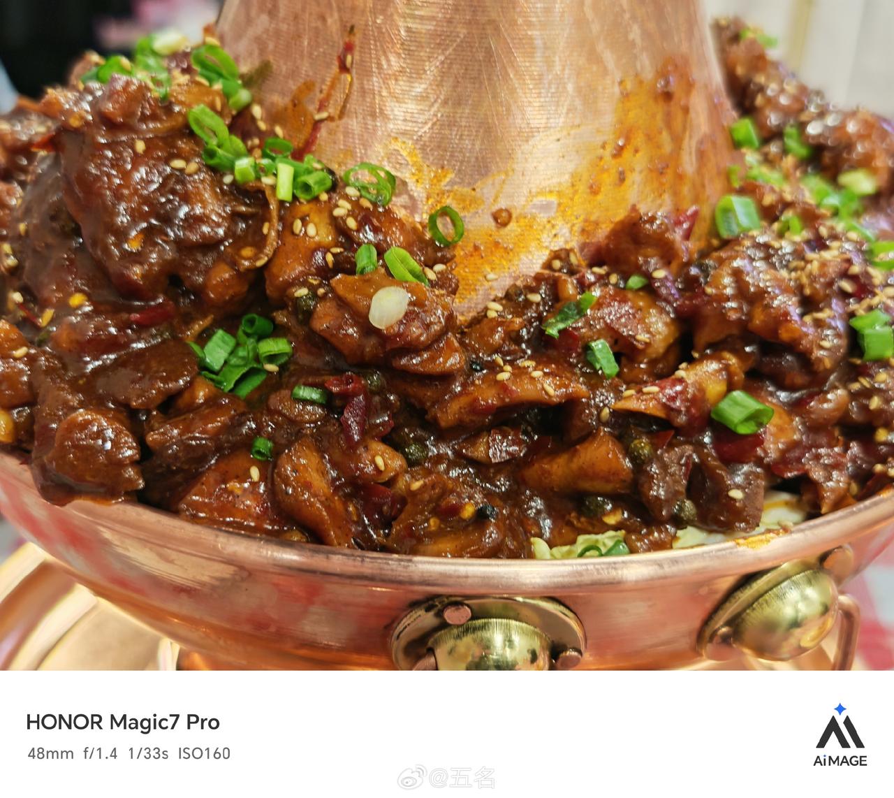 莫氏鸡煲爆火，周边商户“苦乐不均”，有人忙到没空说话，有人被堵到发愁
 
顺德莫