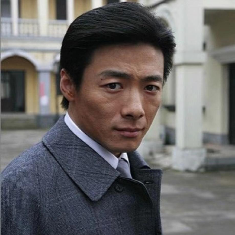 导演，你可选错角色了

《沉默的荣耀》看到大特务谷正文

这角色该让《潜伏》李涯