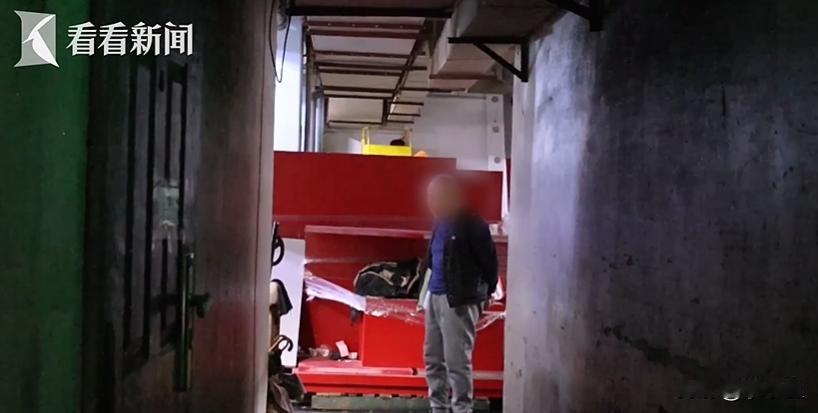 78岁独居老人弃家栖身超市，3年生活因“女儿”改变

凌晨四点多，上海杨浦区大润