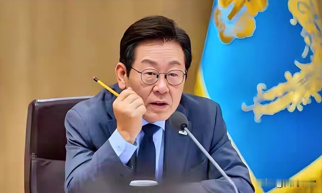 韩国也要建造核潜艇。2026年5月26日，韩国在首届未来国防战略委员会会议上，由