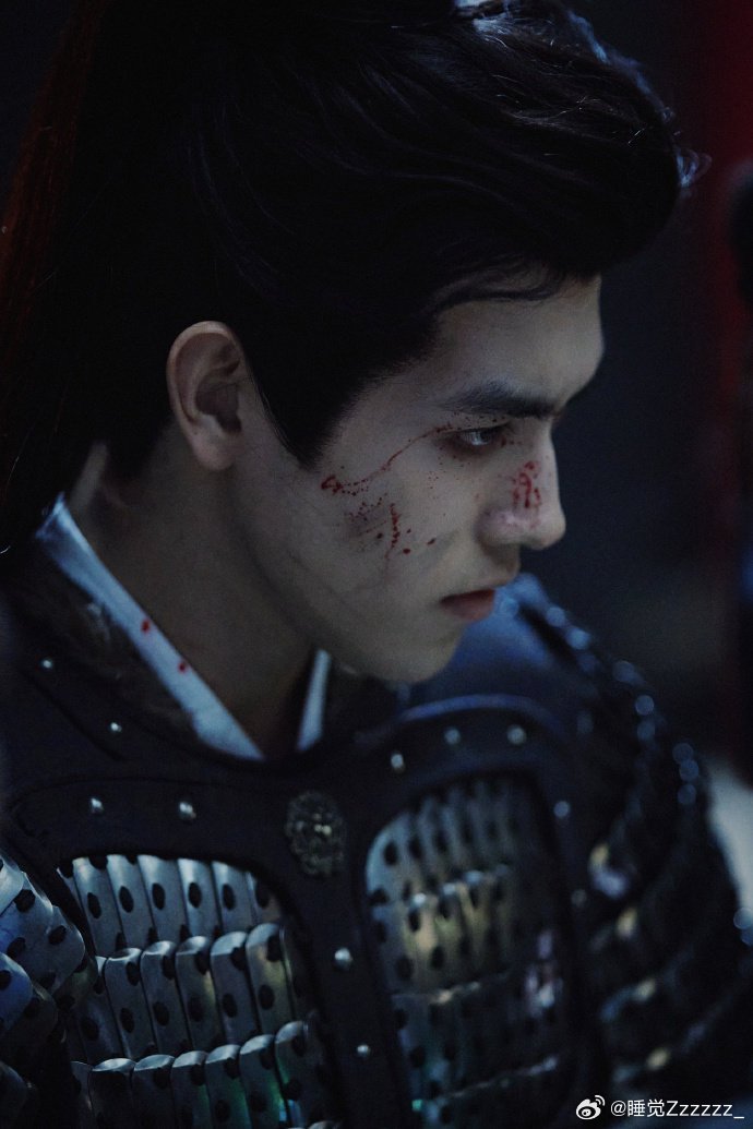 陈飞宇回应白日提灯角色特点用勇敢、热烈、执着定义段胥，陈飞宇直言羡慕其从不内耗的