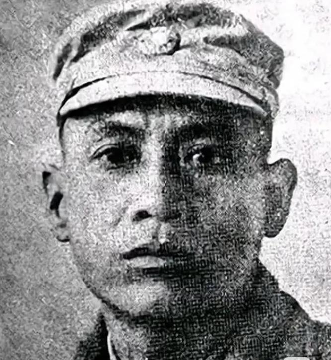 莫德宏将军曾下令剥光132名日寇俘虏，跪向南京方向后砍头，用鲜血祭奠同胞。他率铁