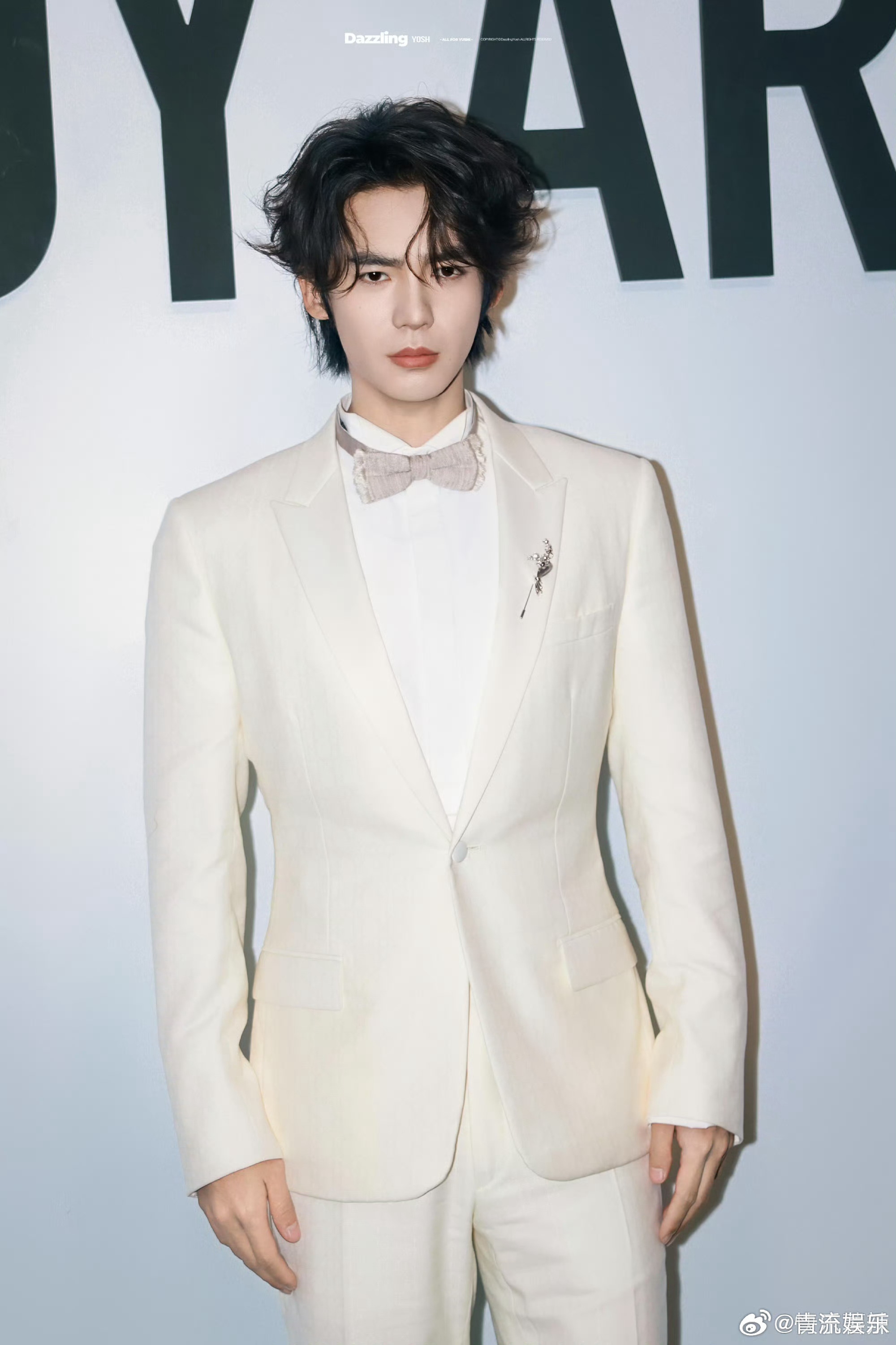 于适今日上海线下活动生图太能打了！ 卷毛好英伦风，谁的白马王子来啦