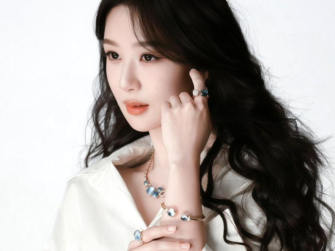 杨紫玉兰花开君再来 💜杨紫董竹君 一花一世界，一叶一追寻，一曲一场叹，一生为一